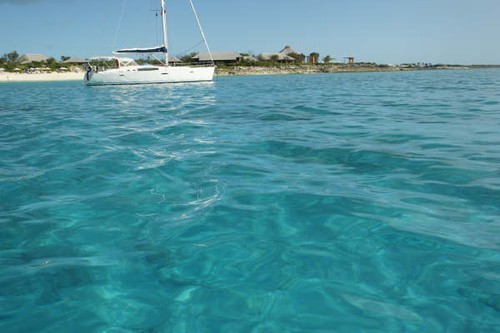Anchored off Amanyara.JPG © Ian & Andrea Treleaven